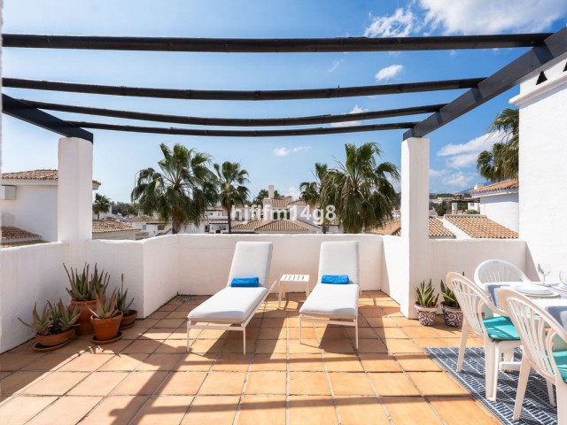 Kattohuoneisto Nueva Andalucía