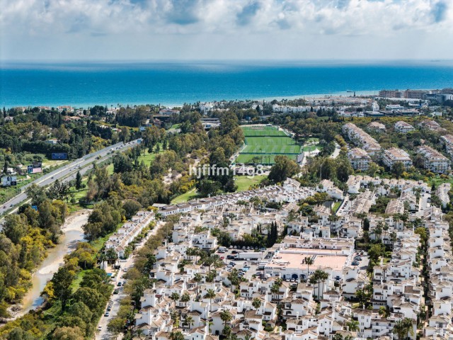Kattohuoneisto Nueva Andalucía