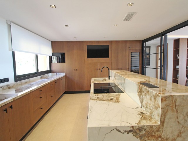 3 Bedrooms Apartment in Nueva Andalucía