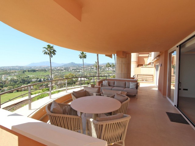 3 Bedrooms Apartment in Nueva Andalucía