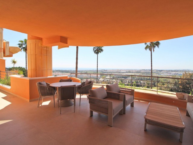 3 Bedrooms Apartment in Nueva Andalucía