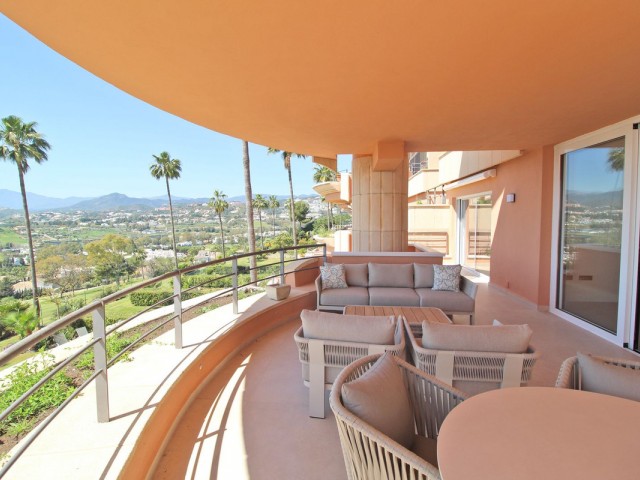 3 Bedrooms Apartment in Nueva Andalucía