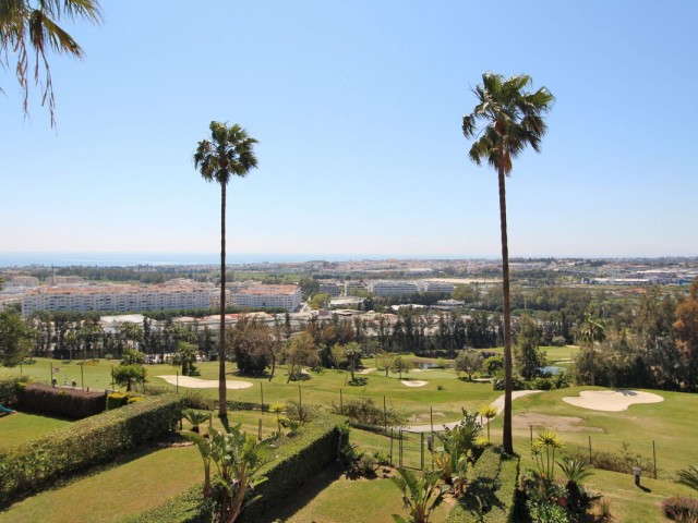 3 Bedrooms Apartment in Nueva Andalucía