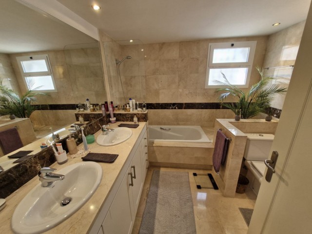 2 Schlafzimmer Apartment in Calahonda