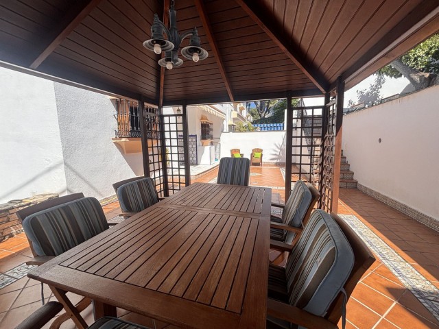 3 Bedrooms Villa in Nueva Andalucía