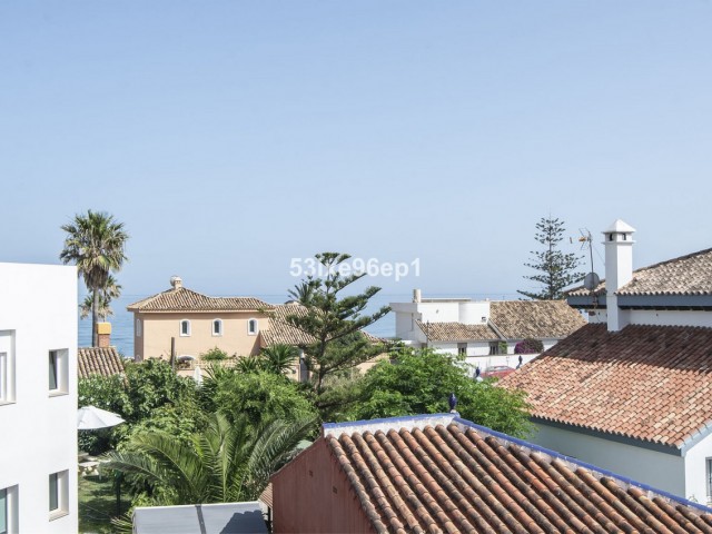 3 Bedrooms Townhouse in Estepona