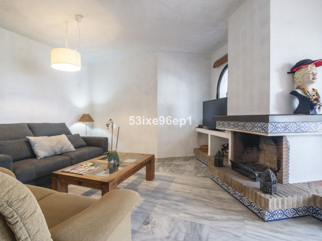 3 Bedrooms Townhouse in Estepona