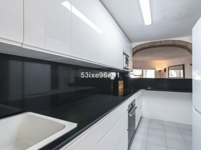 3 Bedrooms Townhouse in Estepona