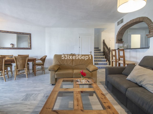 3 Bedrooms Townhouse in Estepona