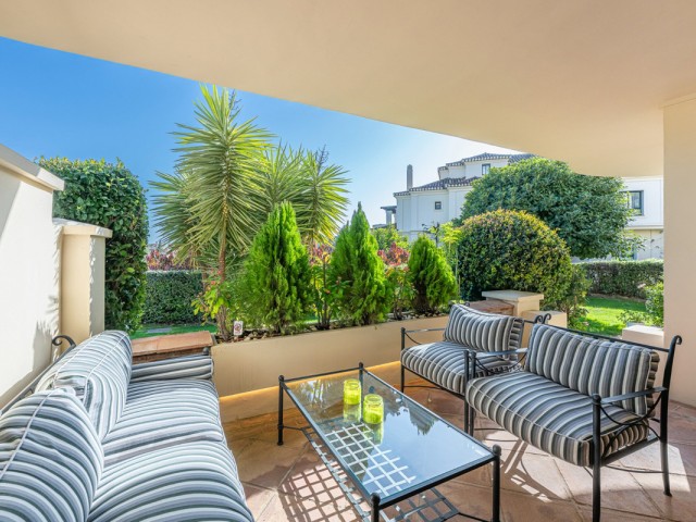 2 Bedrooms Apartment in Benahavís