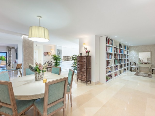 2 Bedrooms Apartment in Benahavís