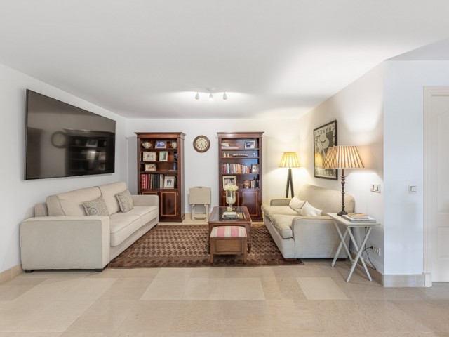 2 Bedrooms Apartment in Benahavís