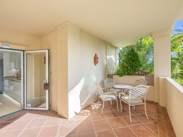 2 Bedrooms Apartment in Benahavís