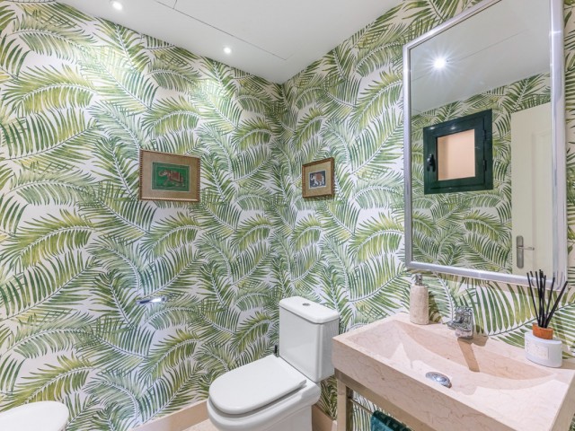 2 Bedrooms Apartment in Benahavís