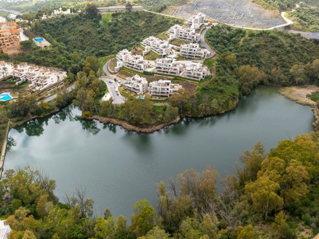 2 Bedrooms Apartment in Nueva Andalucía