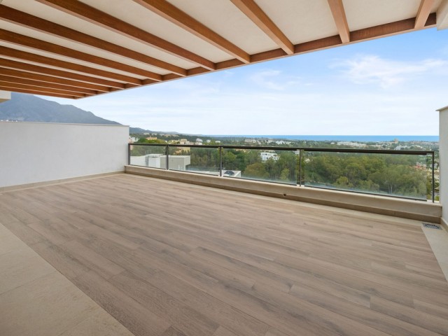 2 Bedrooms Apartment in Nueva Andalucía