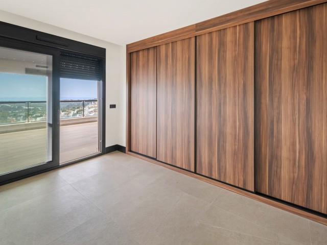 2 Bedrooms Apartment in Nueva Andalucía