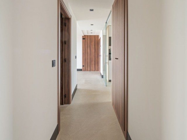 2 Bedrooms Apartment in Nueva Andalucía