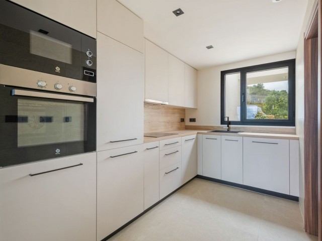 2 Bedrooms Apartment in Nueva Andalucía