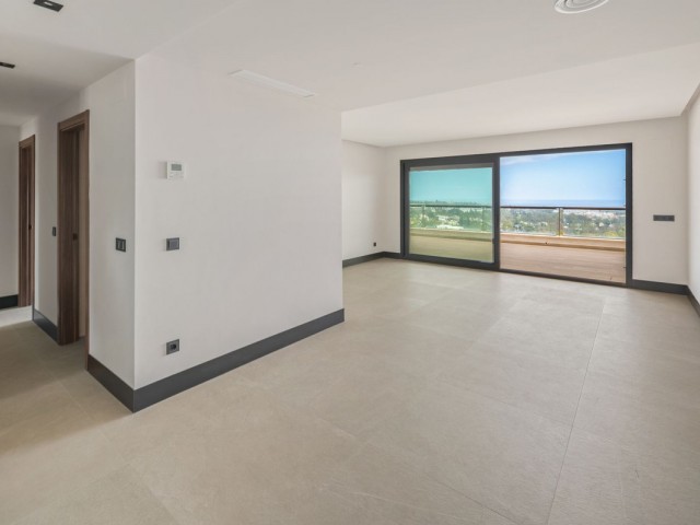 2 Bedrooms Apartment in Nueva Andalucía