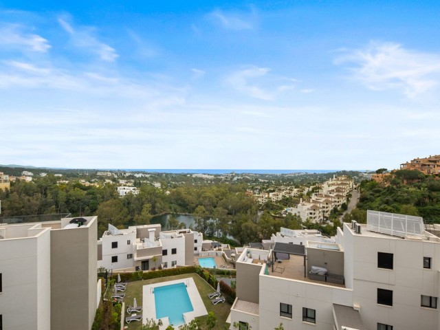 2 Bedrooms Apartment in Nueva Andalucía