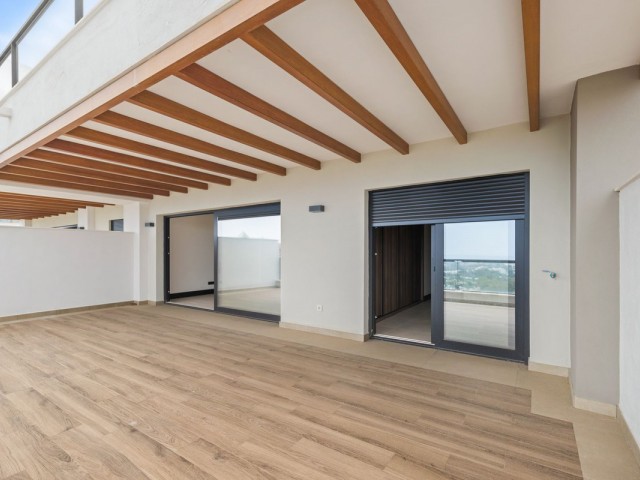 2 Bedrooms Apartment in Nueva Andalucía