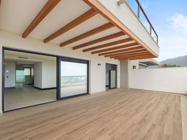 2 Bedrooms Apartment in Nueva Andalucía