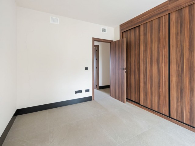 2 Bedrooms Apartment in Nueva Andalucía