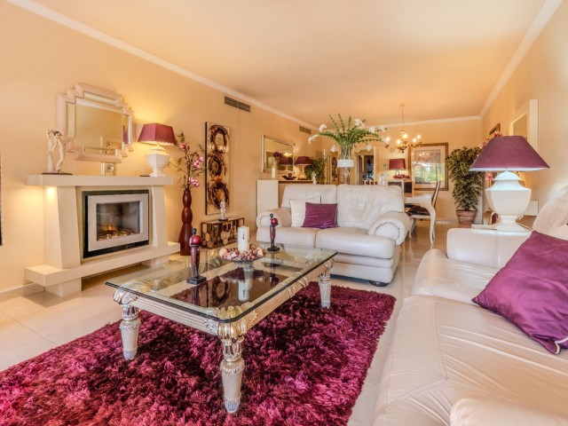 2 Bedrooms Apartment in Puerto Banús