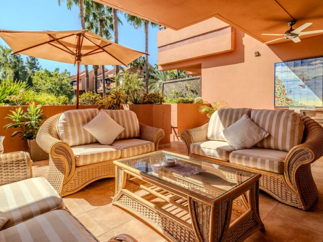 2 Bedrooms Apartment in Puerto Banús