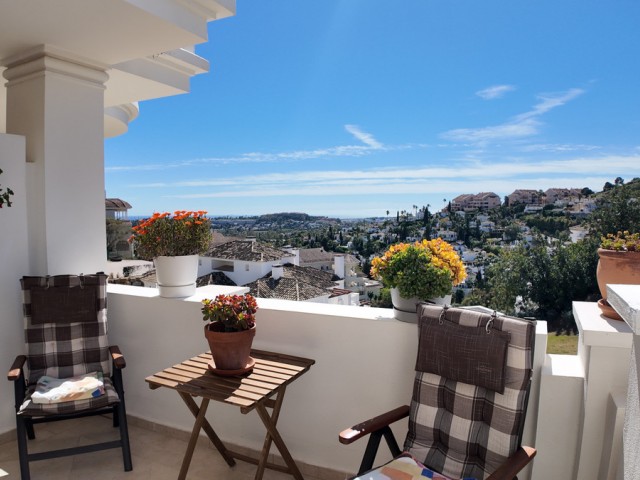 2 Bedrooms Apartment in Nueva Andalucía