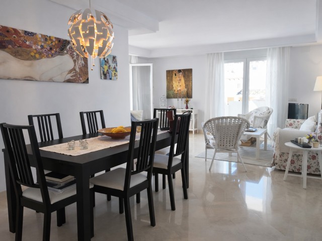 2 Bedrooms Apartment in Nueva Andalucía