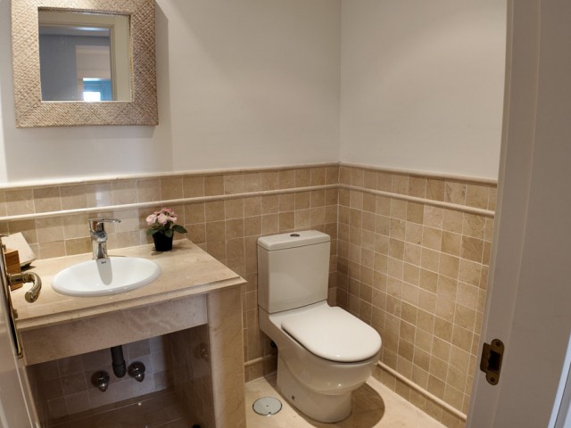 2 Bedrooms Apartment in Nueva Andalucía