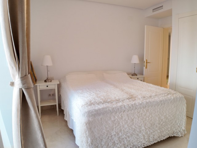 2 Bedrooms Apartment in Nueva Andalucía