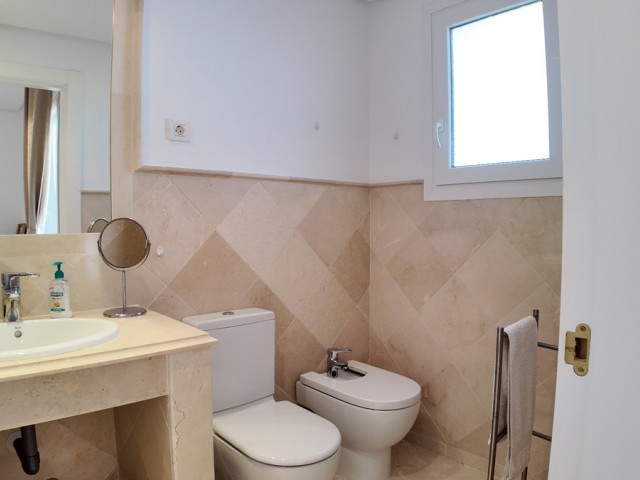 2 Bedrooms Apartment in Nueva Andalucía