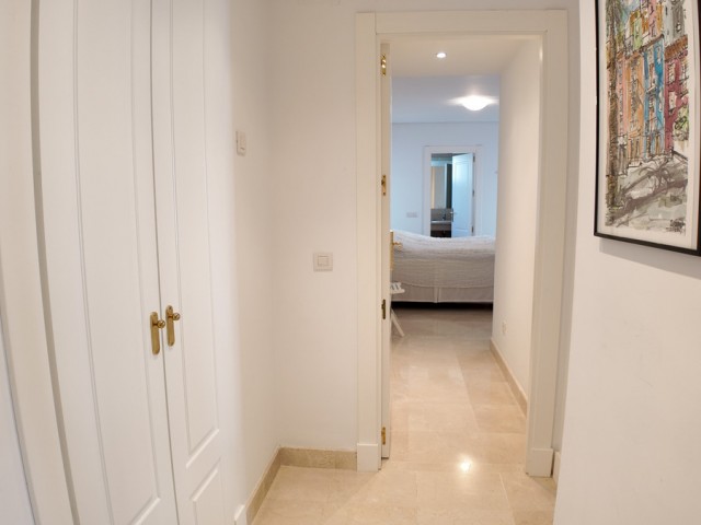 2 Bedrooms Apartment in Nueva Andalucía