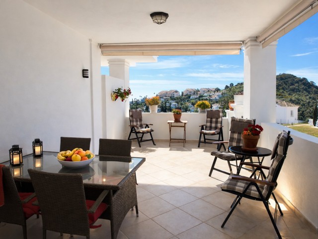 2 Bedrooms Apartment in Nueva Andalucía