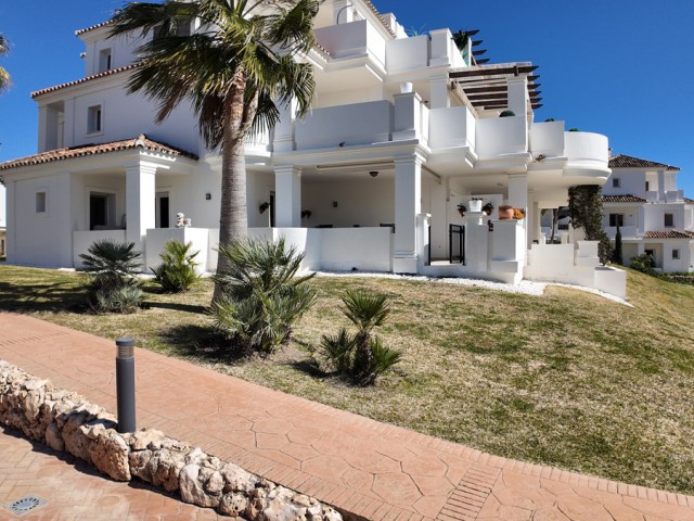 2 Bedrooms Apartment in Nueva Andalucía