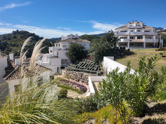 2 Bedrooms Apartment in Nueva Andalucía