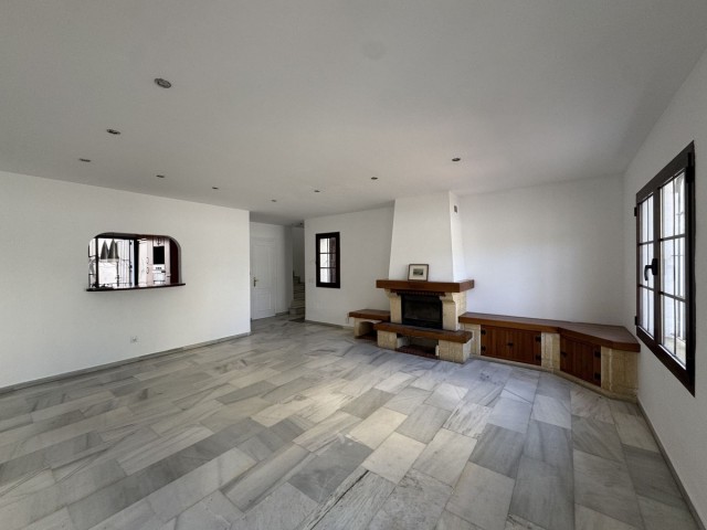 7 Bedrooms Townhouse in Marbella