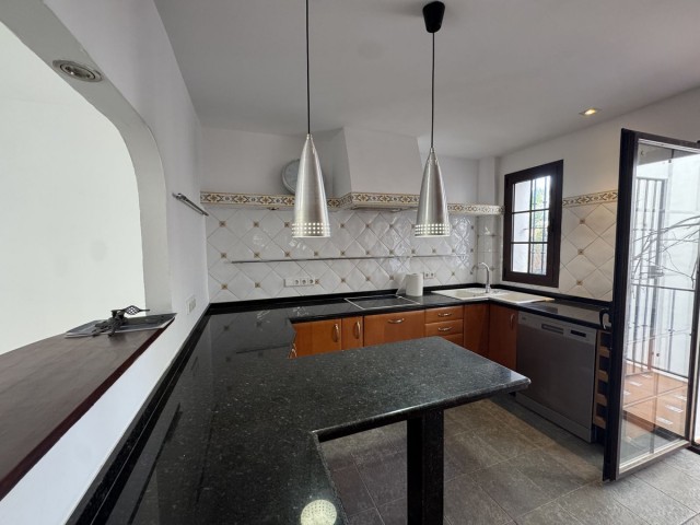 7 Bedrooms Townhouse in Marbella