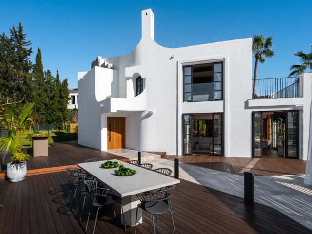 4 Bedrooms Villa in Nueva Andalucía