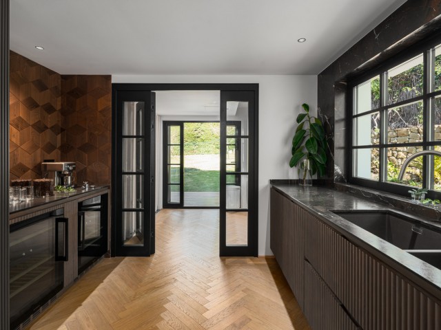 4 Bedrooms Villa in Nueva Andalucía