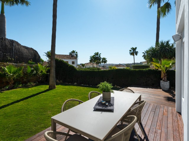 4 Bedrooms Villa in Nueva Andalucía