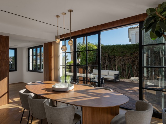 4 Schlafzimmer Villa in Nueva Andalucía