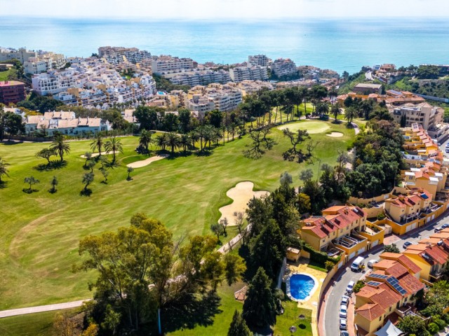 2 Bedrooms Apartment in Benalmadena