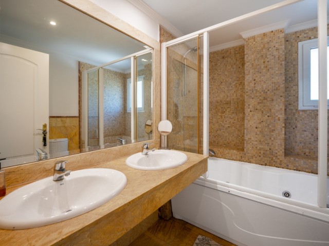 2 Bedrooms Apartment in Benalmadena