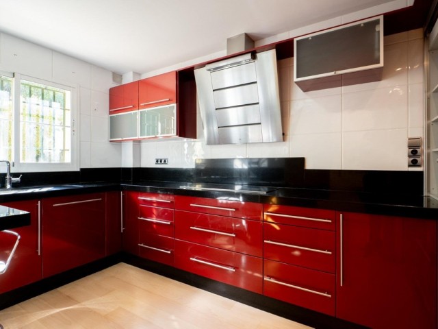 4 Bedrooms Townhouse in Los Pacos