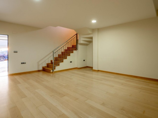 4 Bedrooms Townhouse in Los Pacos