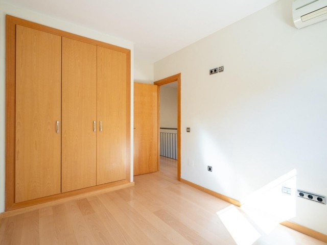 4 Bedrooms Townhouse in Los Pacos